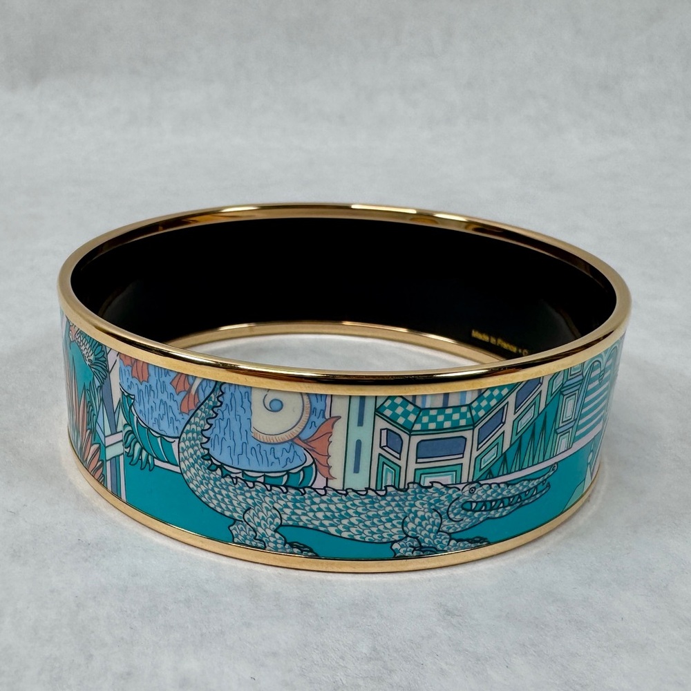 HERMES Animapolis Wide Enamel Bangle Bracelet - Yellow Gold / Miami - 70 mm - Picture 5 of 11